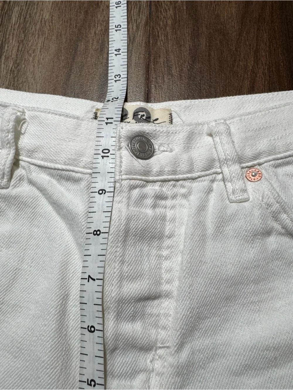 Free People/We The Free Loving Good Vibrations Cutoff Shorts in Spring White 29